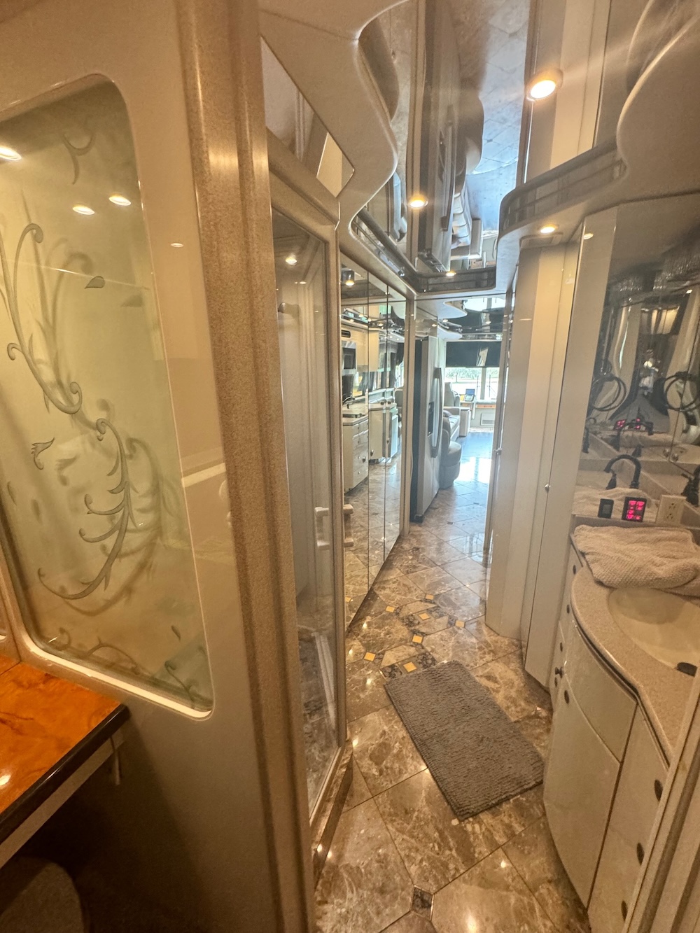 1999 Prevost Featherlite XL For Sale