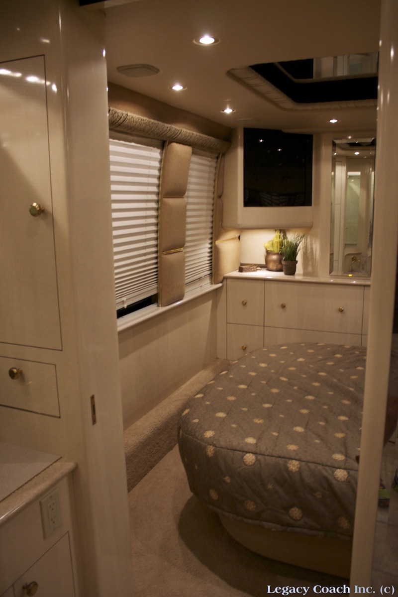 1999 Prevost Liberty XL For Sale