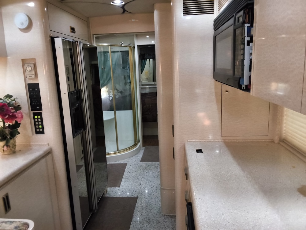1998 Prevost Marathon XL For Sale