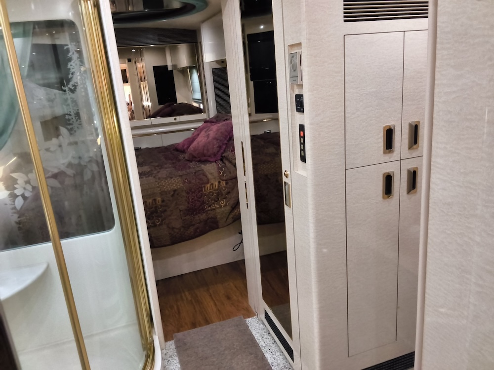 1998 Prevost Marathon XL For Sale