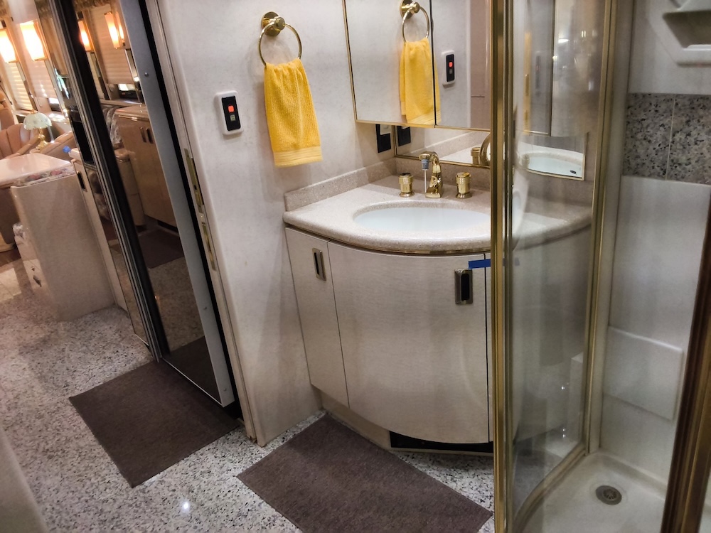 1998 Prevost Marathon XL For Sale