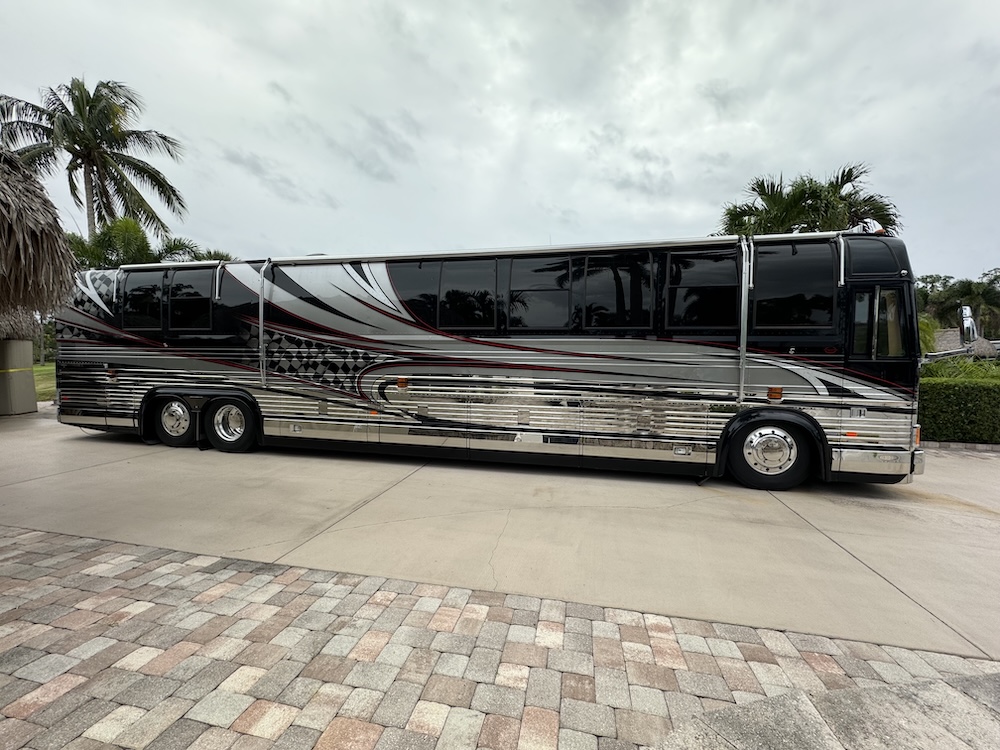 1999 Prevost Marathon XL For Sale