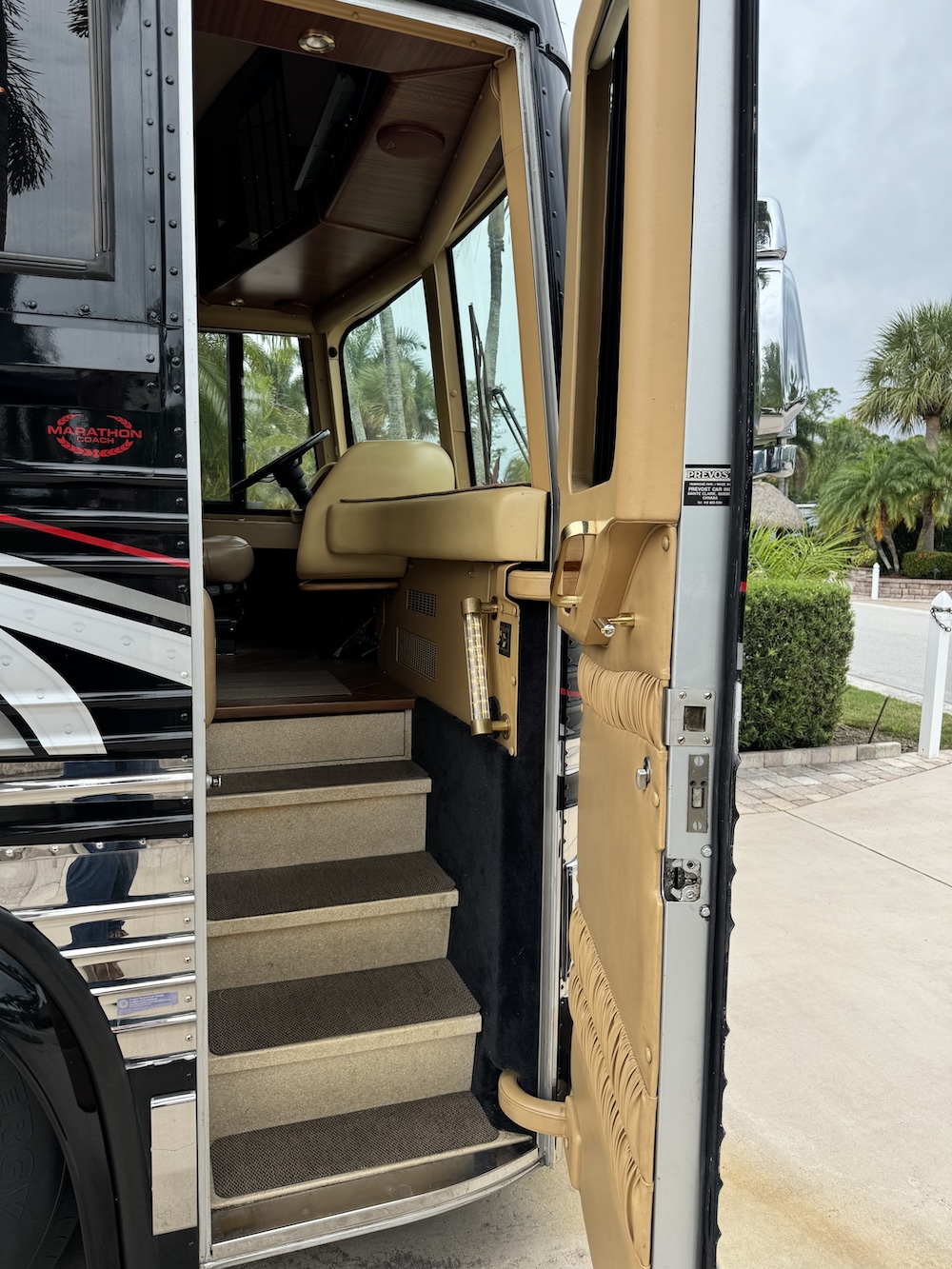 1999 Prevost Marathon XL For Sale