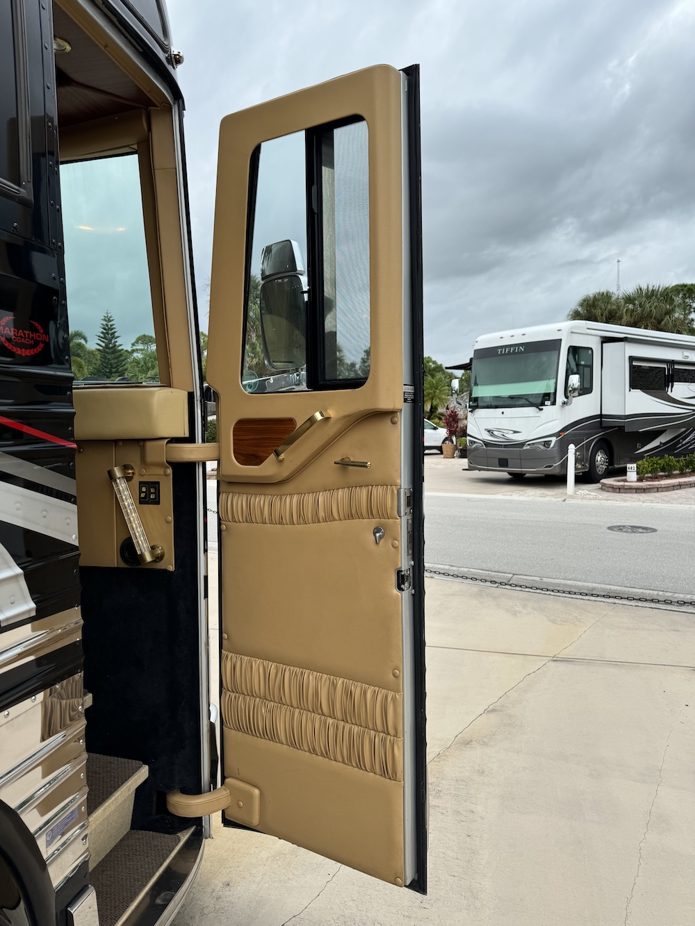 1999 Prevost Marathon XL For Sale