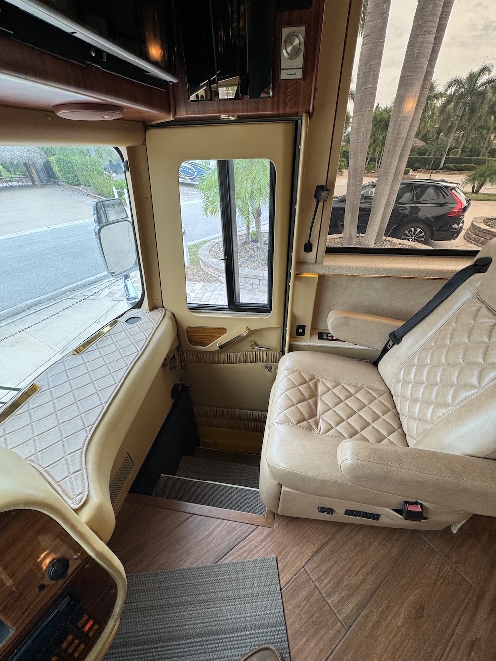 1999 Prevost Marathon XL For Sale