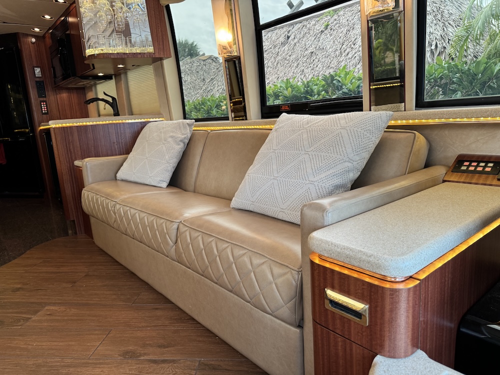 1999 Prevost Marathon XL For Sale