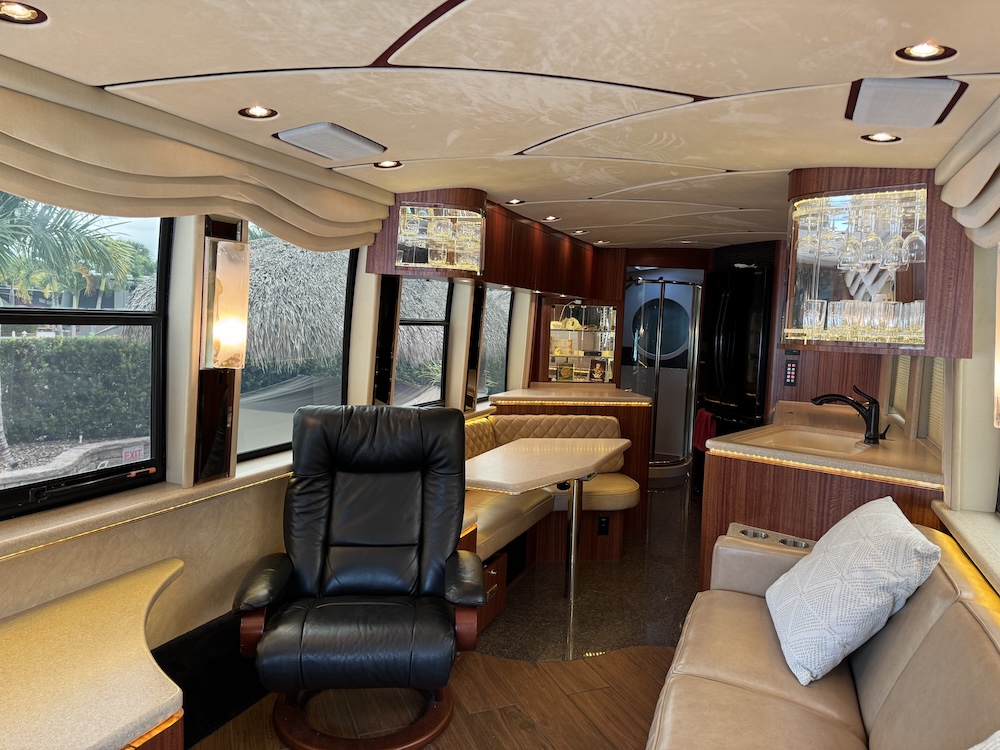 1999 Prevost Marathon XL For Sale