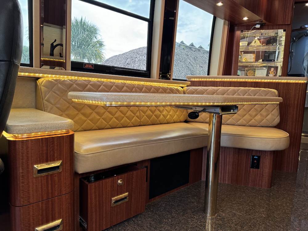 1999 Prevost Marathon XL For Sale