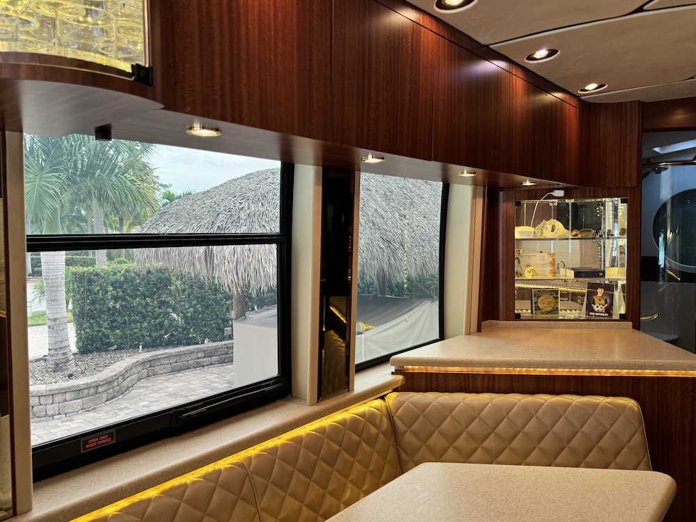 1999 Prevost Marathon XL For Sale