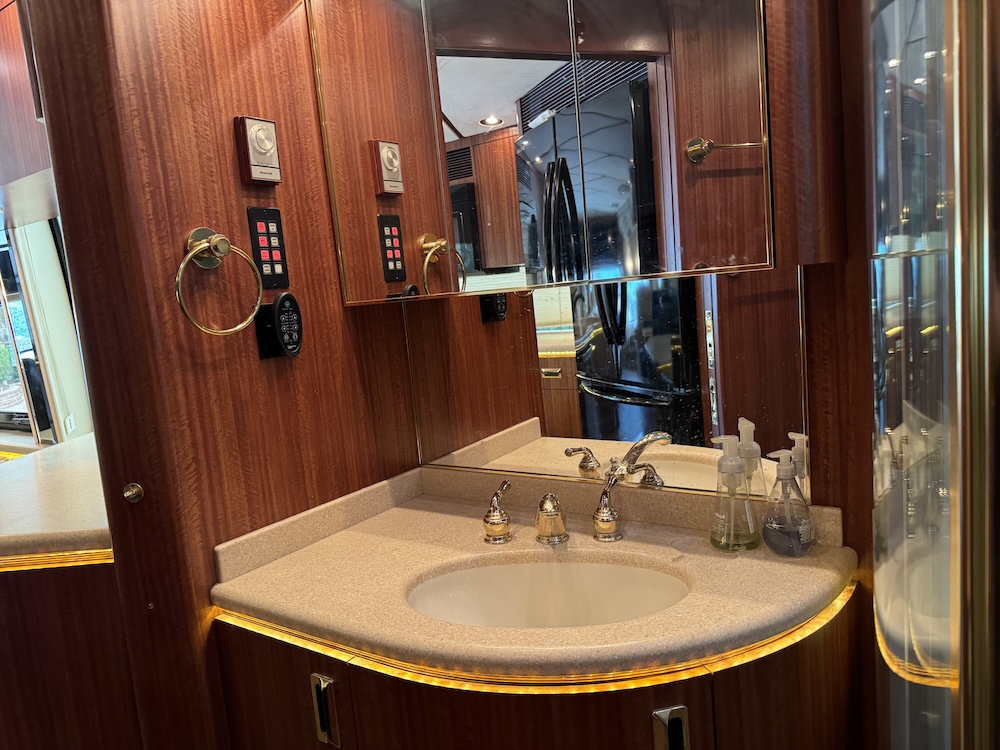 1999 Prevost Marathon XL For Sale