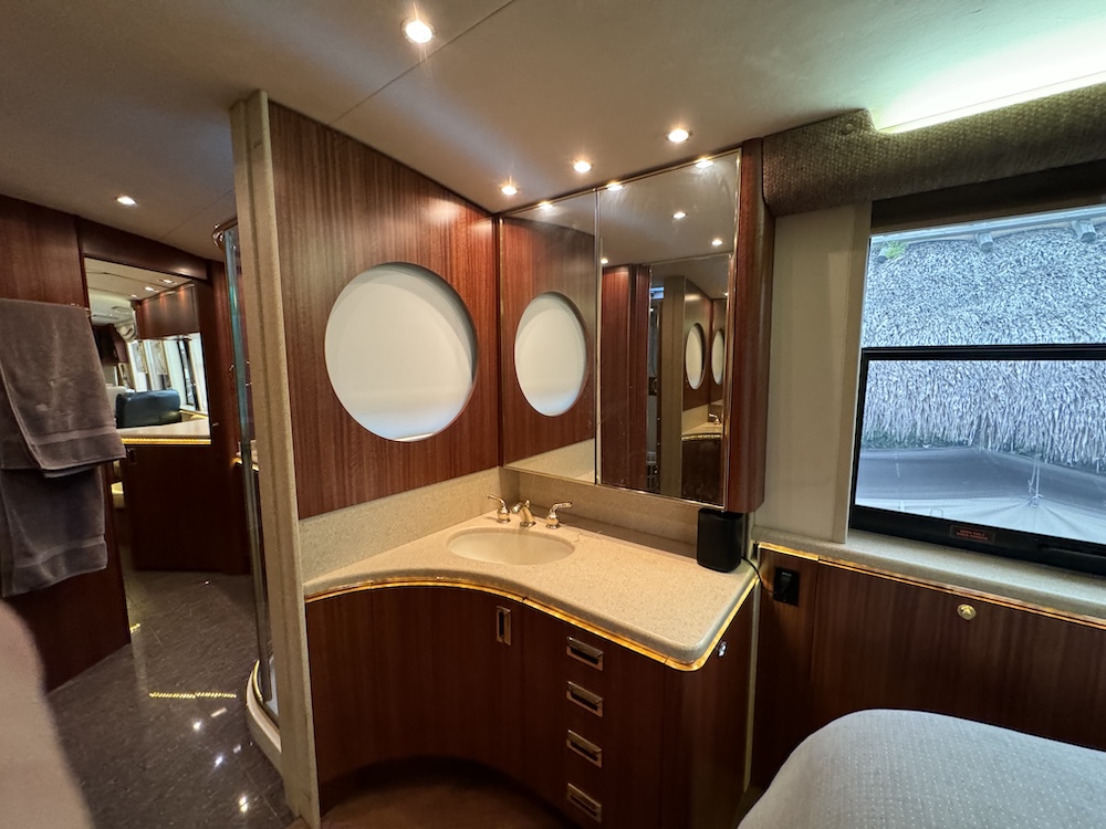 1999 Prevost Marathon XL For Sale