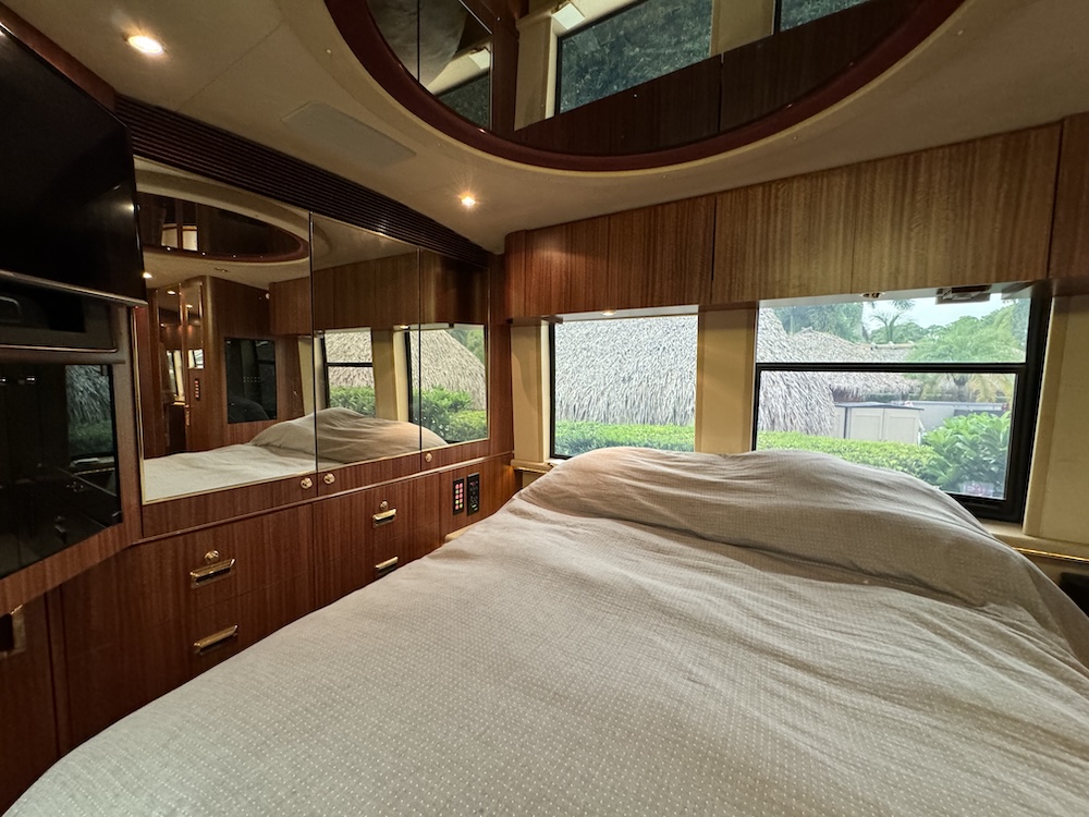 1999 Prevost Marathon XL For Sale