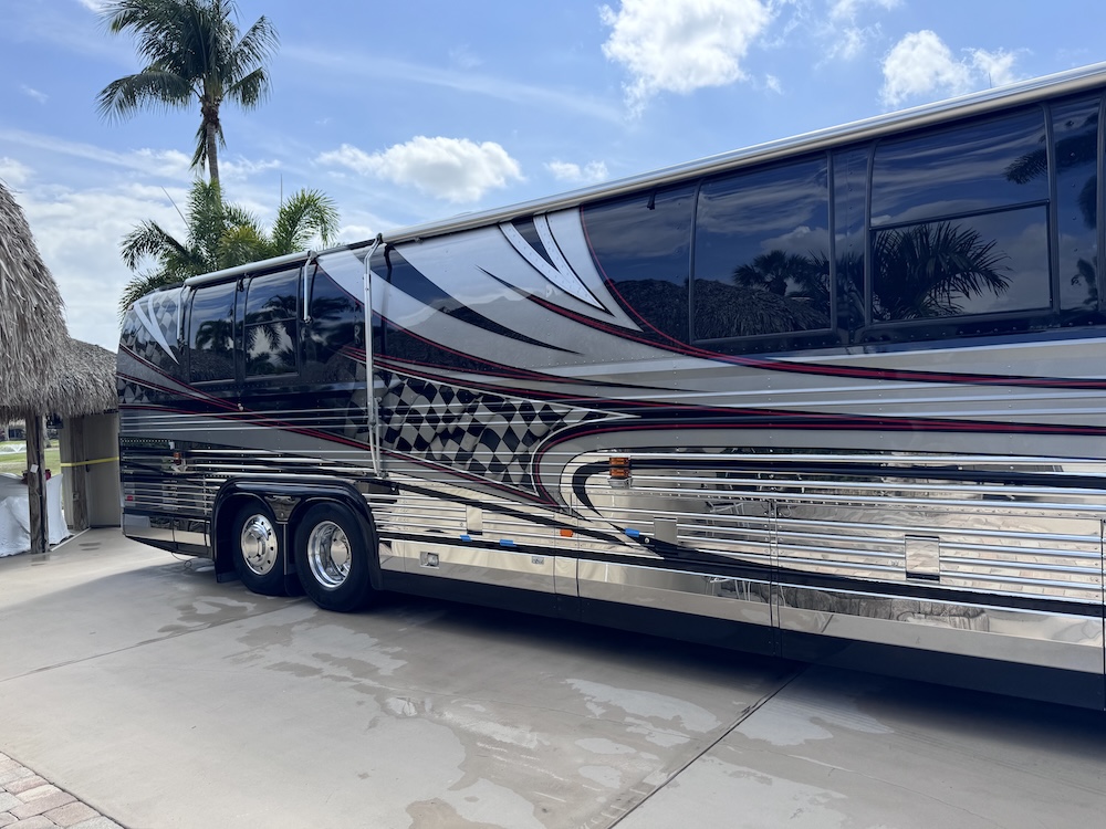 1999 Prevost Marathon XL For Sale