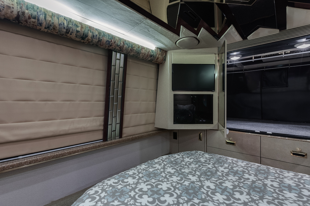 1999 Prevost Marathon XL For Sale