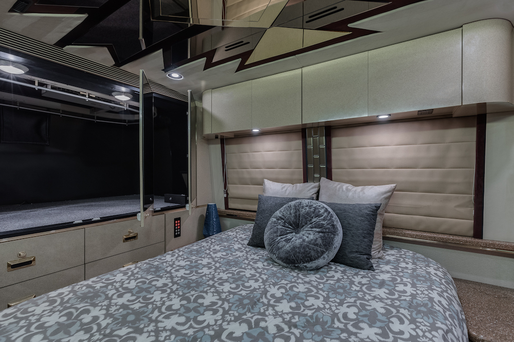 1999 Prevost Marathon XL For Sale