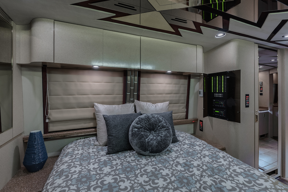 1999 Prevost Marathon XL For Sale