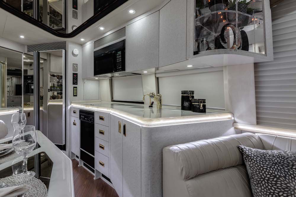 1999 Prevost Marathon XL For Sale