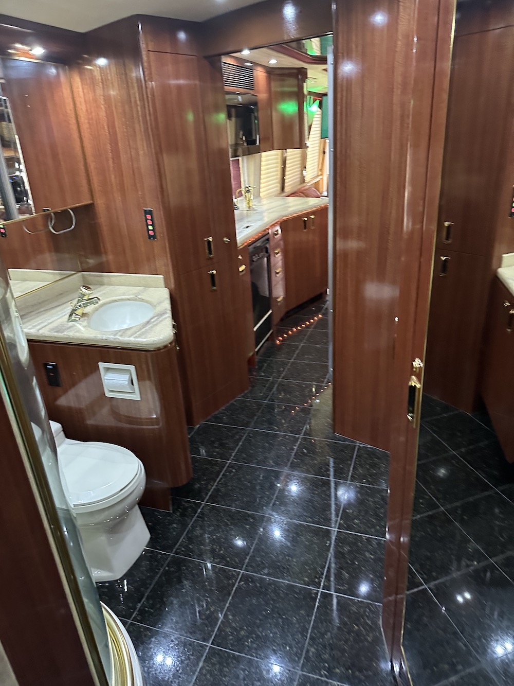 1999 Prevost Marathon XL For Sale