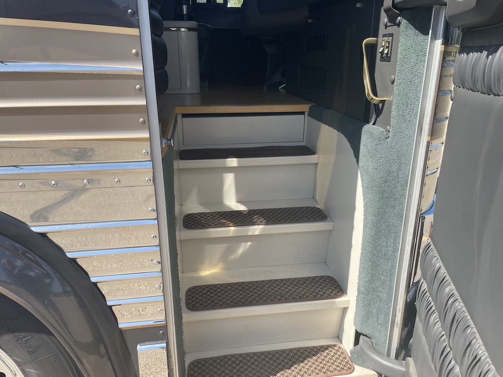 1999 Prevost Marathon XL For Sale