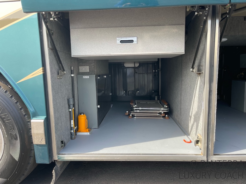 2000 Prevost Country Coach H3-45 For Sale