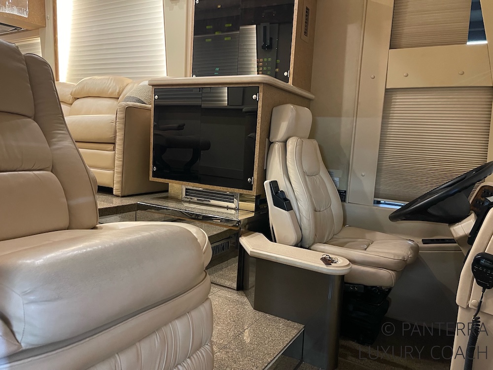 2000 Prevost Country Coach H3-45 For Sale