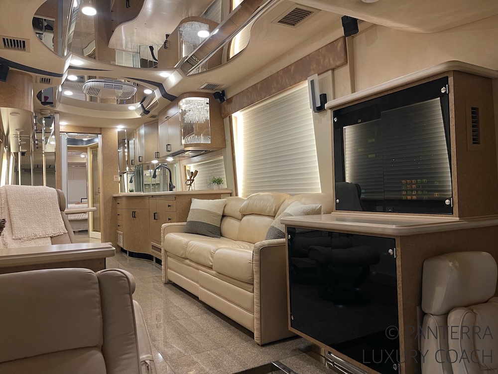 2000 Prevost Country Coach H3-45 For Sale
