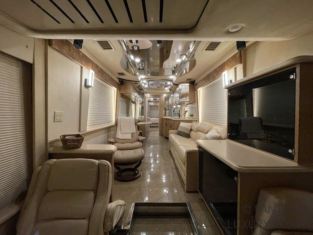 2000 Prevost Country Coach H3-45 For Sale