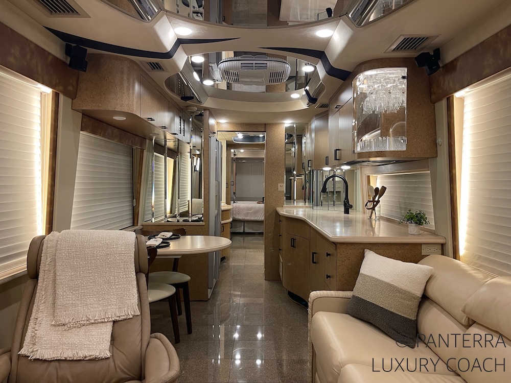 2000 Prevost Country Coach H3-45 For Sale