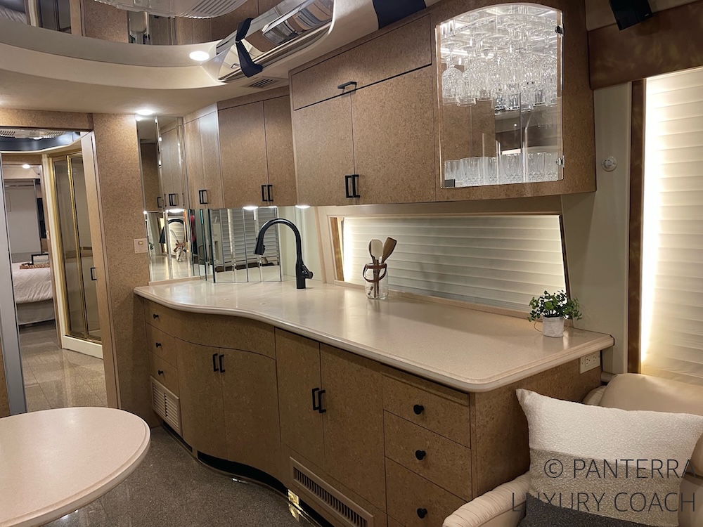 2000 Prevost Country Coach H3-45 For Sale
