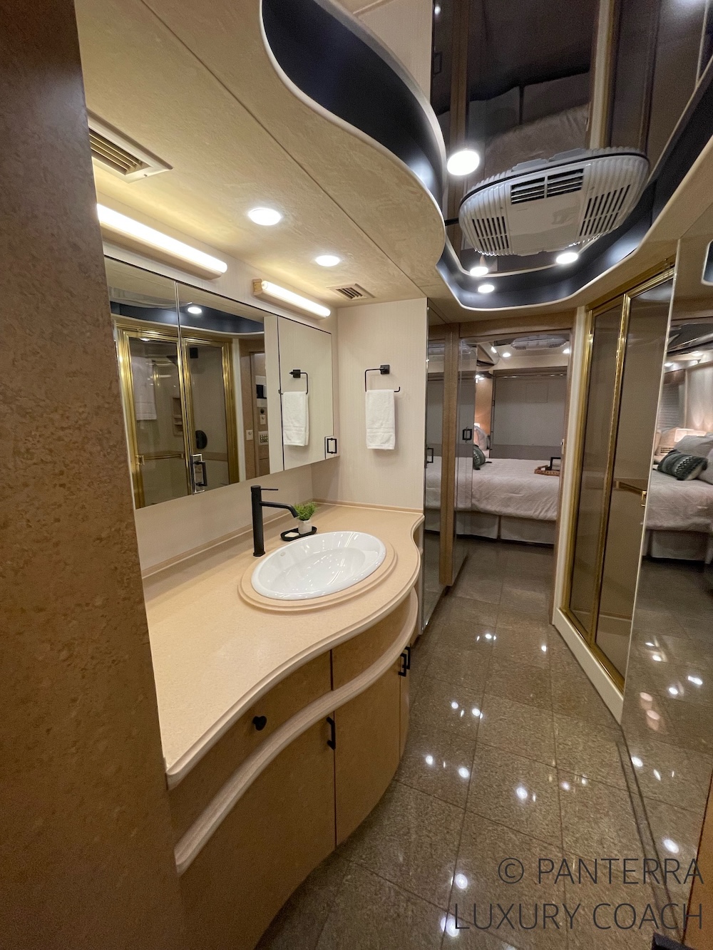 2000 Prevost Country Coach H3-45 For Sale