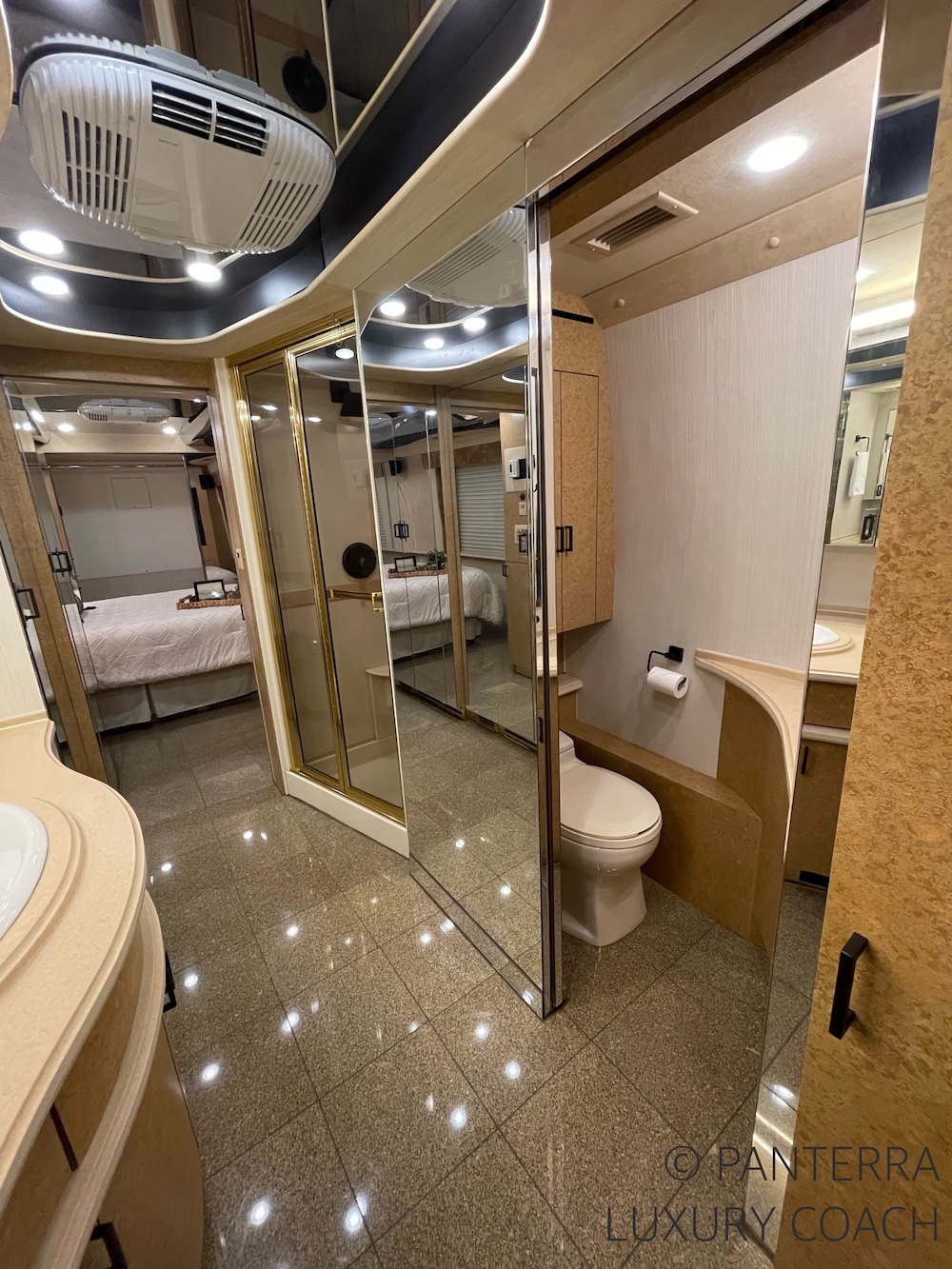 2000 Prevost Country Coach H3-45 For Sale
