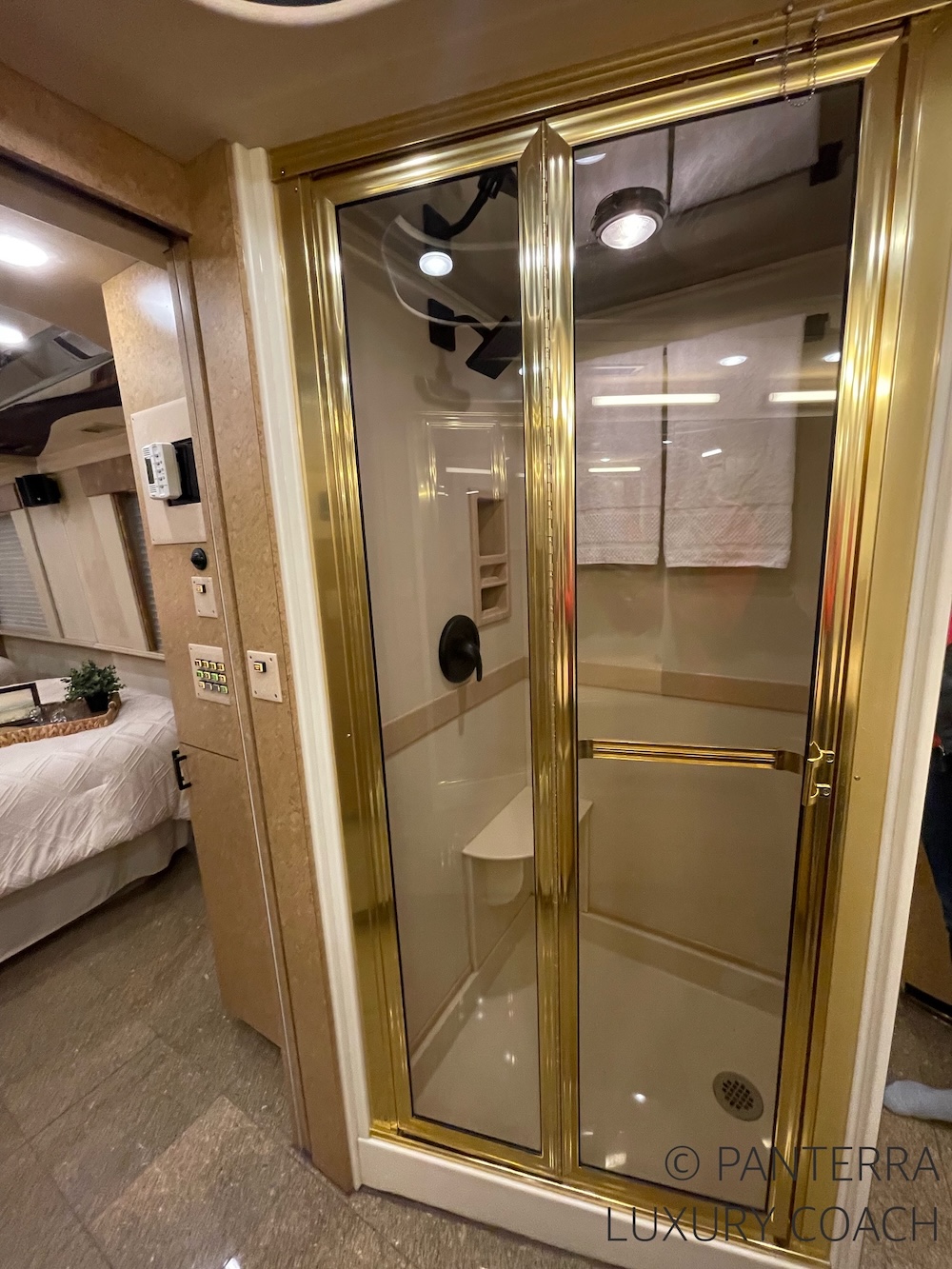 2000 Prevost Country Coach H3-45 For Sale