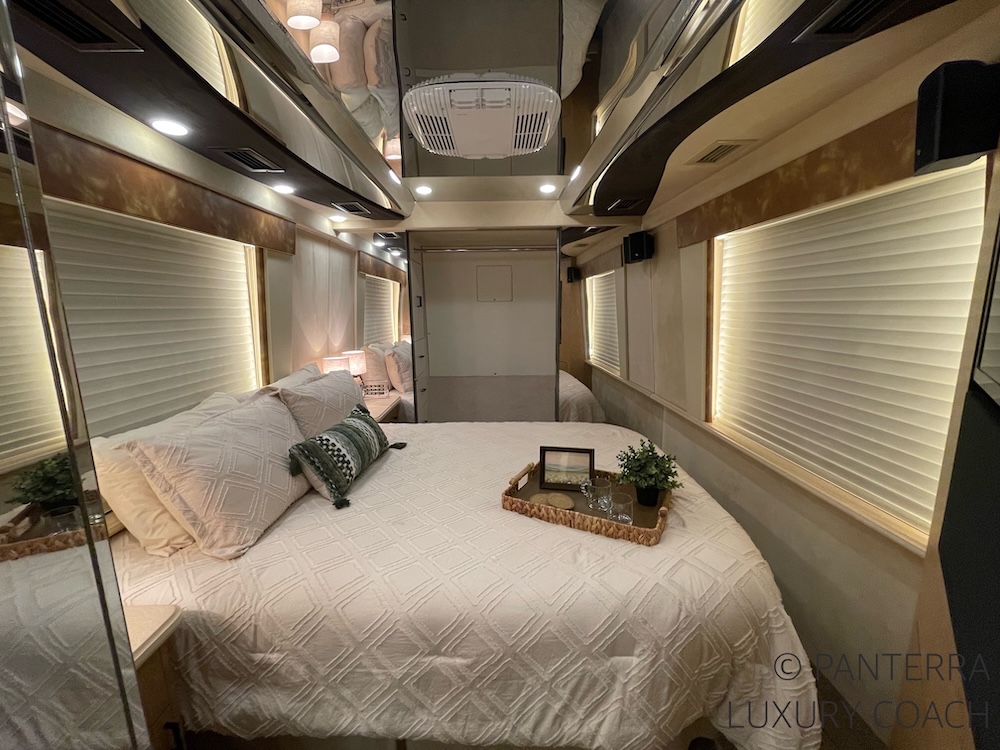 2000 Prevost Country Coach H3-45 For Sale