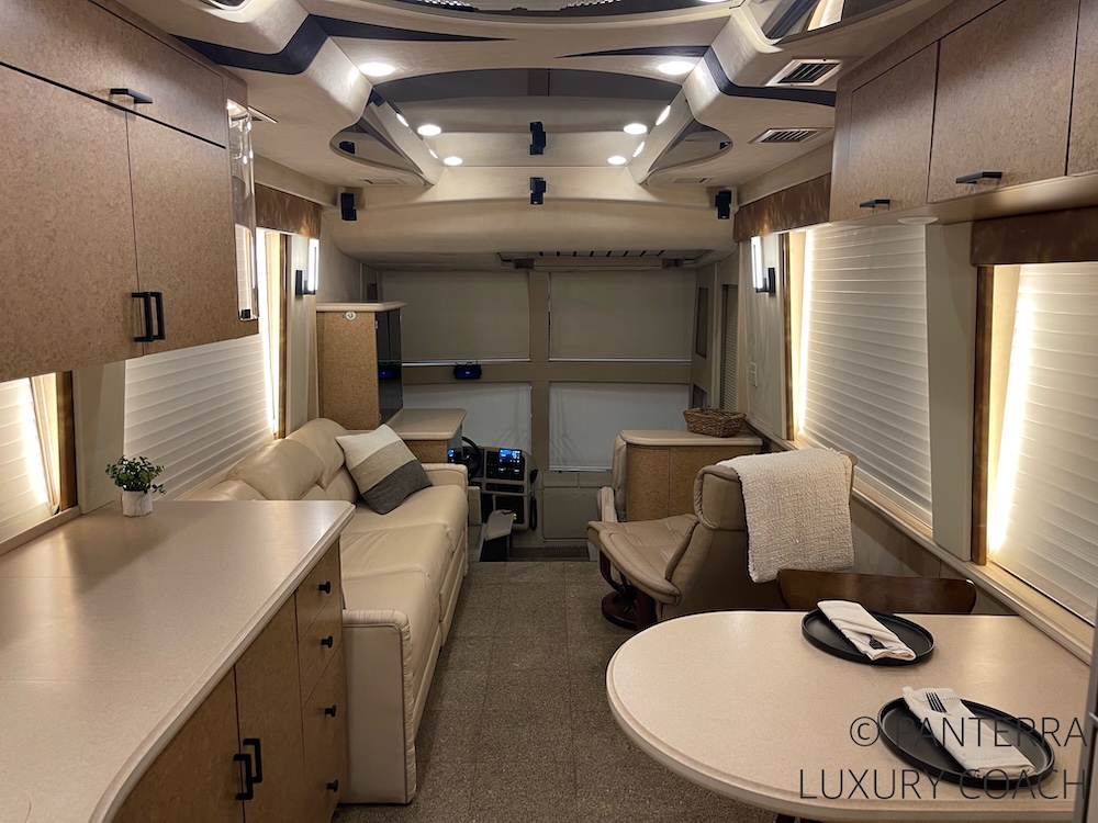2000 Prevost Country Coach H3-45 For Sale