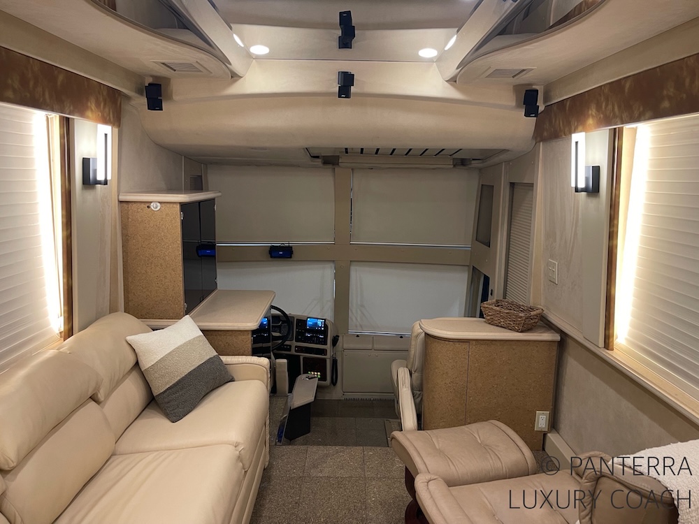 2000 Prevost Country Coach H3-45 For Sale
