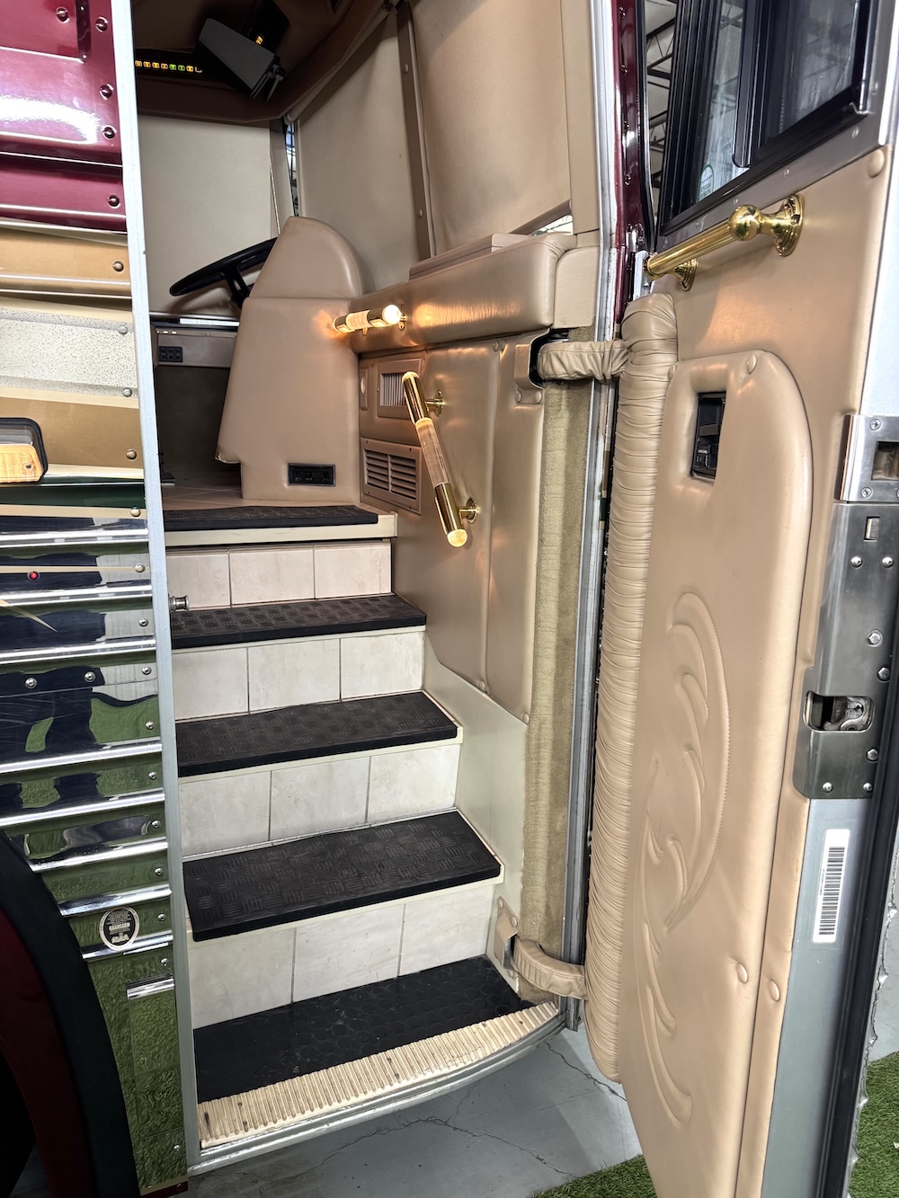 2000 Prevost Country Coach XL For Sale