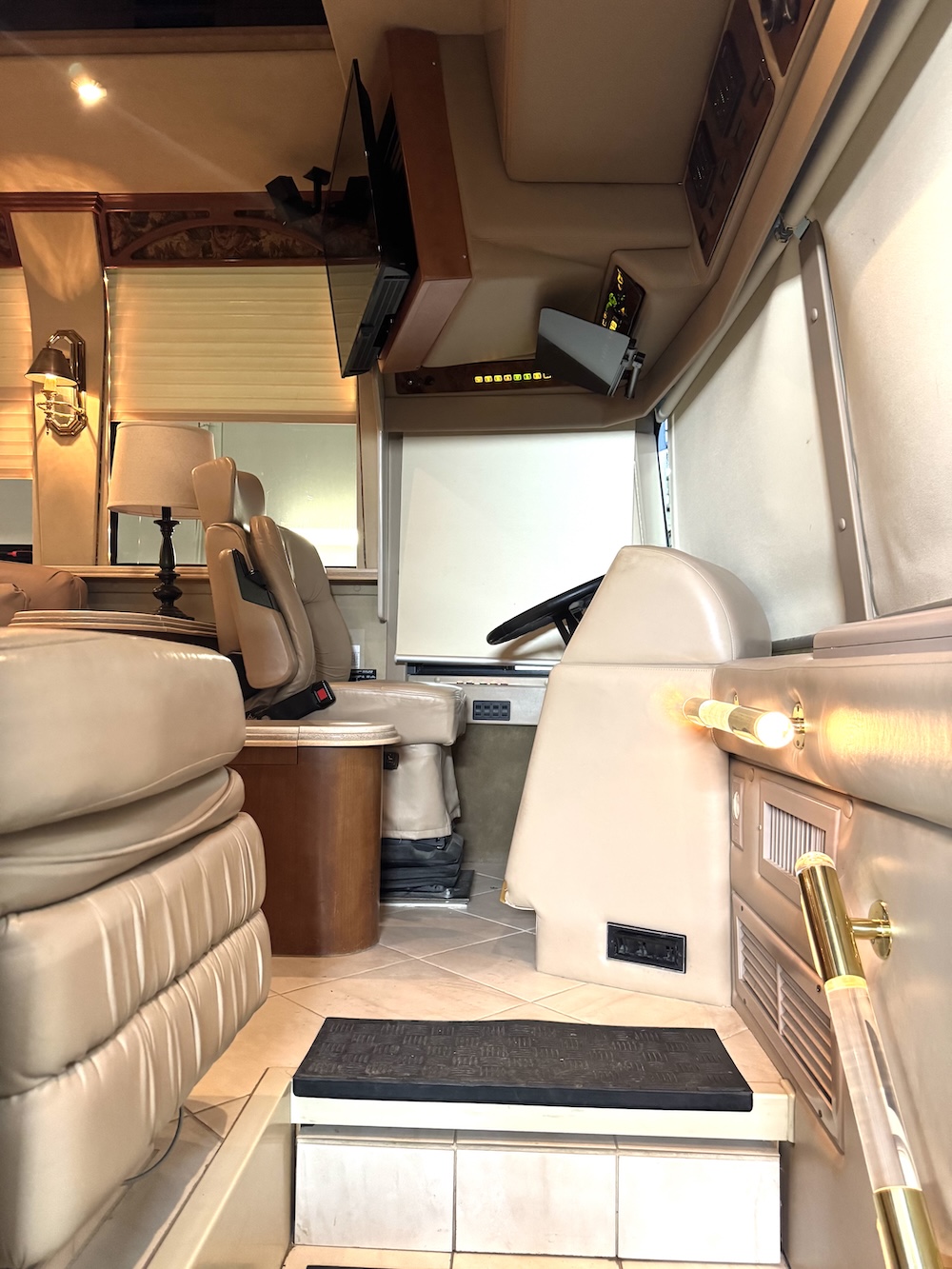 2000 Prevost Country Coach XL For Sale