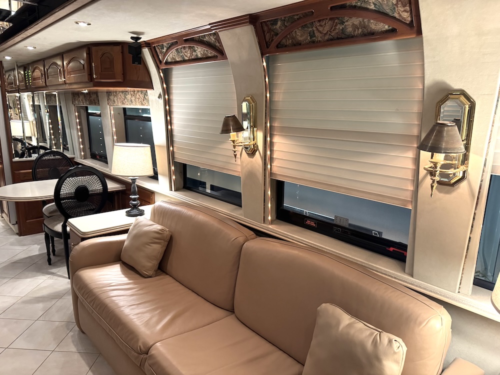 2000 Prevost Country Coach XL For Sale