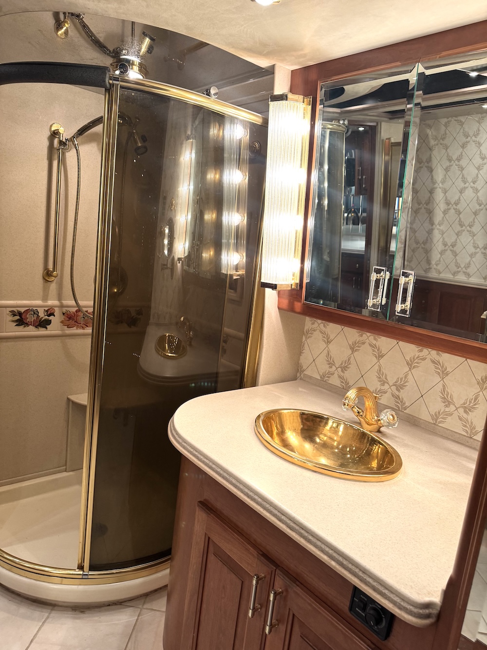2000 Prevost Country Coach XL For Sale