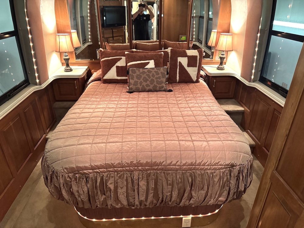 2000 Prevost Country Coach XL For Sale
