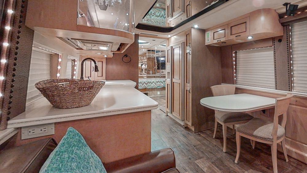 2000 Prevost Country Coach XL For Sale