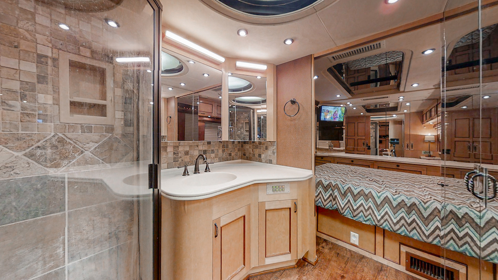 2000 Prevost Country Coach XL For Sale