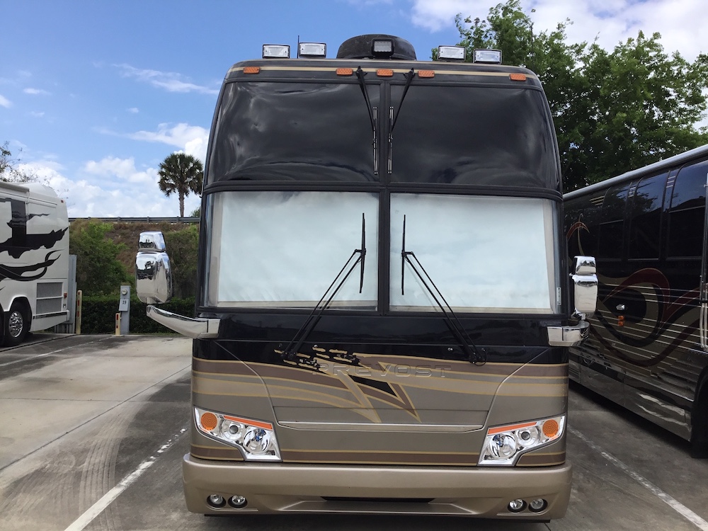 2000 Prevost Featherlite H3-45 For Sale