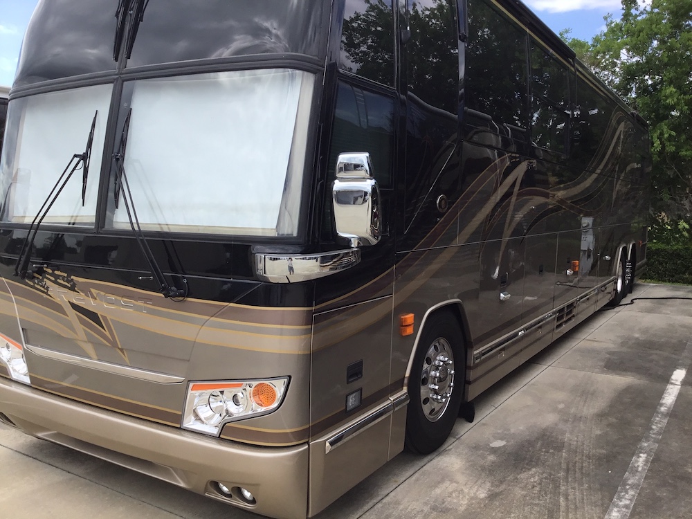 2000 Prevost Featherlite H3-45 For Sale