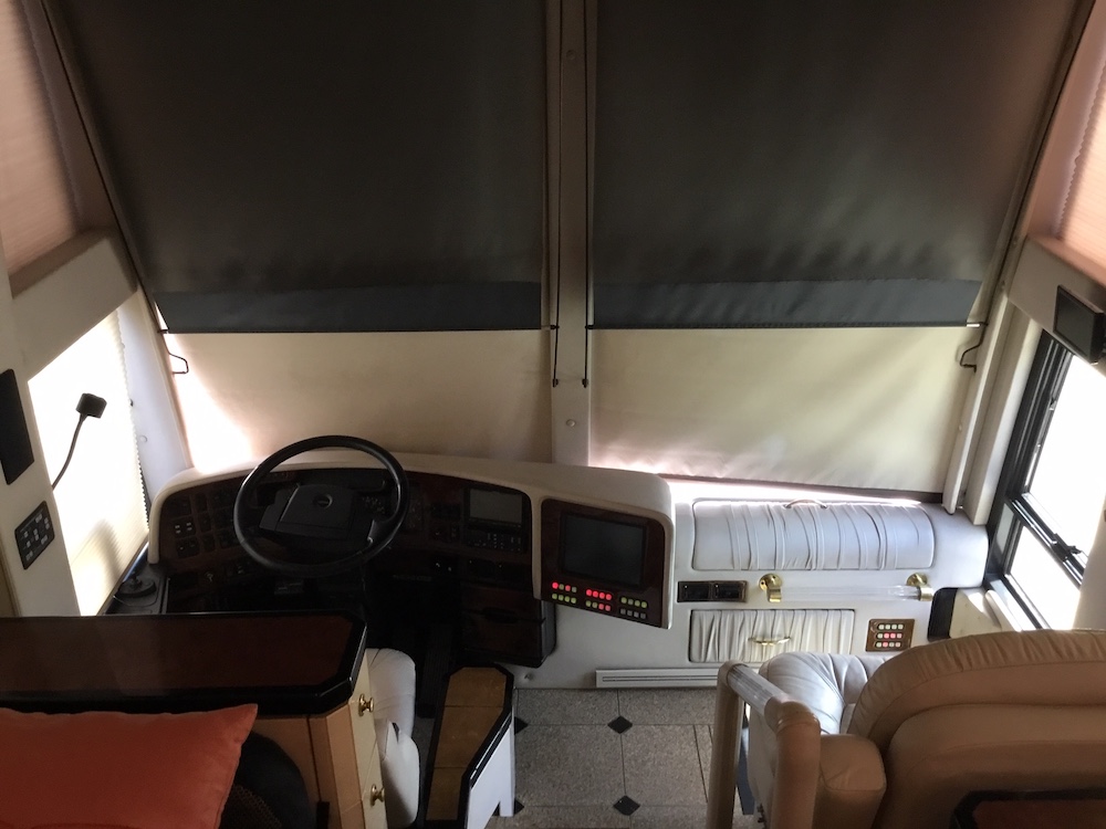 2000 Prevost Featherlite H3-45 For Sale