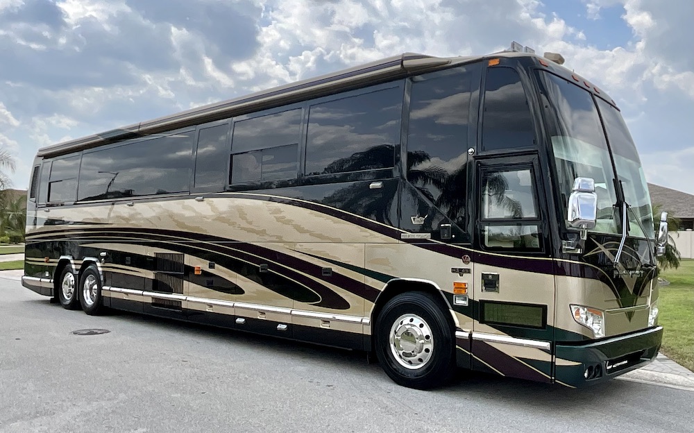 2000 Prevost Featherlite H3-45 For Sale