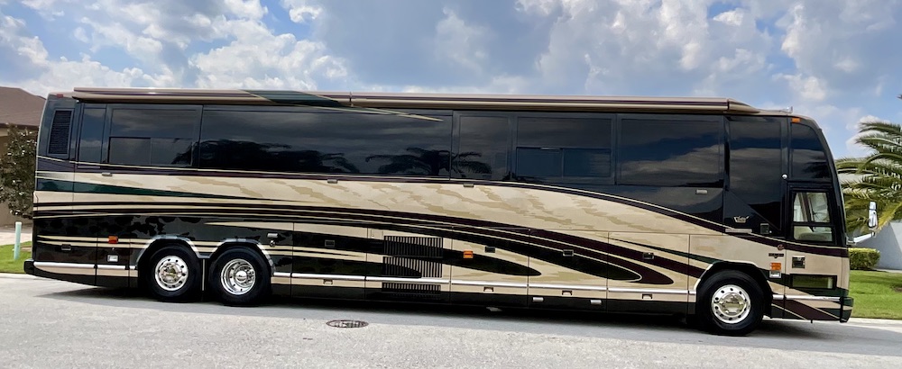 2000 Prevost Featherlite H3-45 For Sale