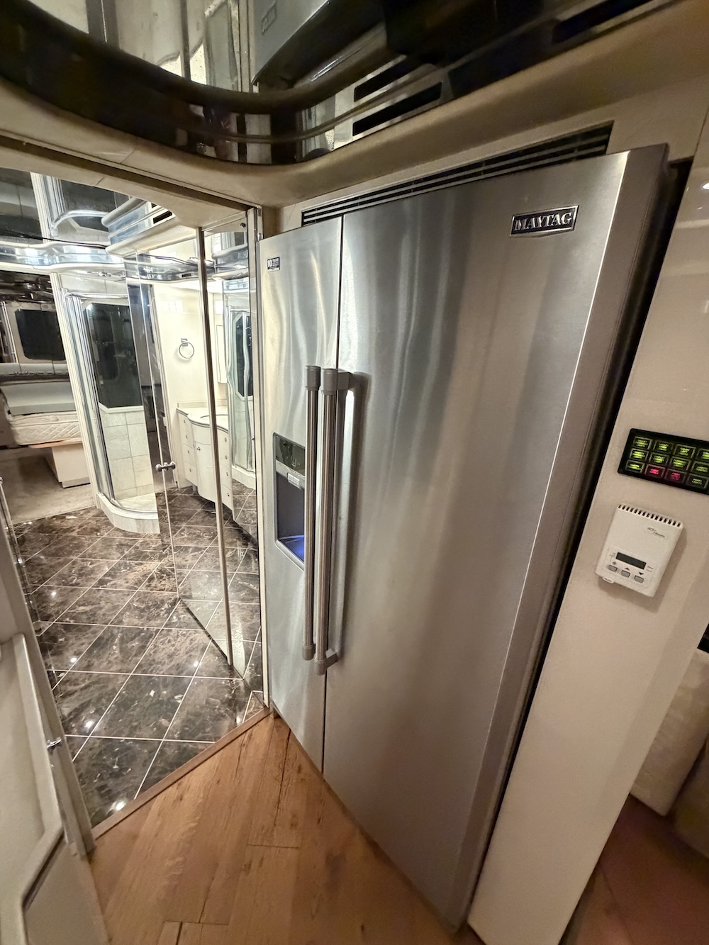 2000 Prevost Featherlite H3-45 For Sale