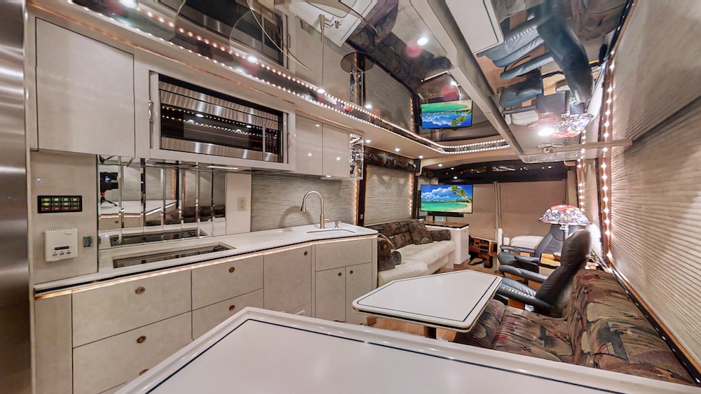 2000 Prevost Featherlite H3-45 For Sale