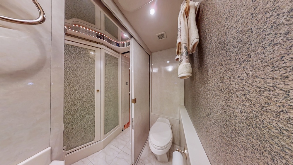 2000 Prevost Featherlite H3-45 For Sale